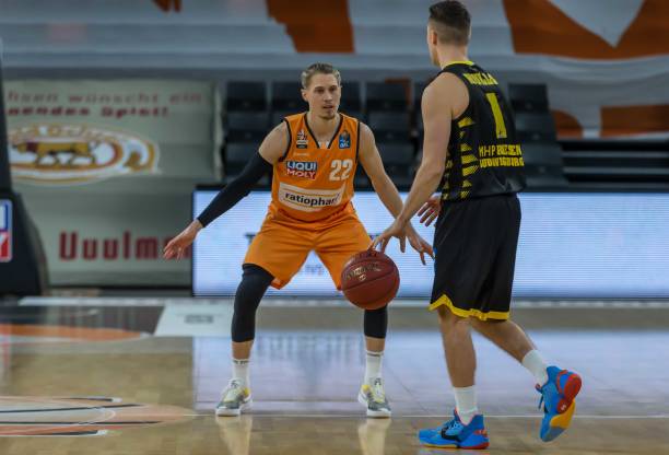 1战胜阿斯 1战胜阿斯