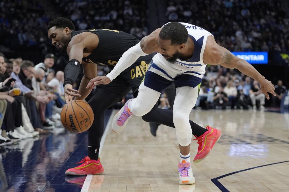 理层展现雄 理层展现雄